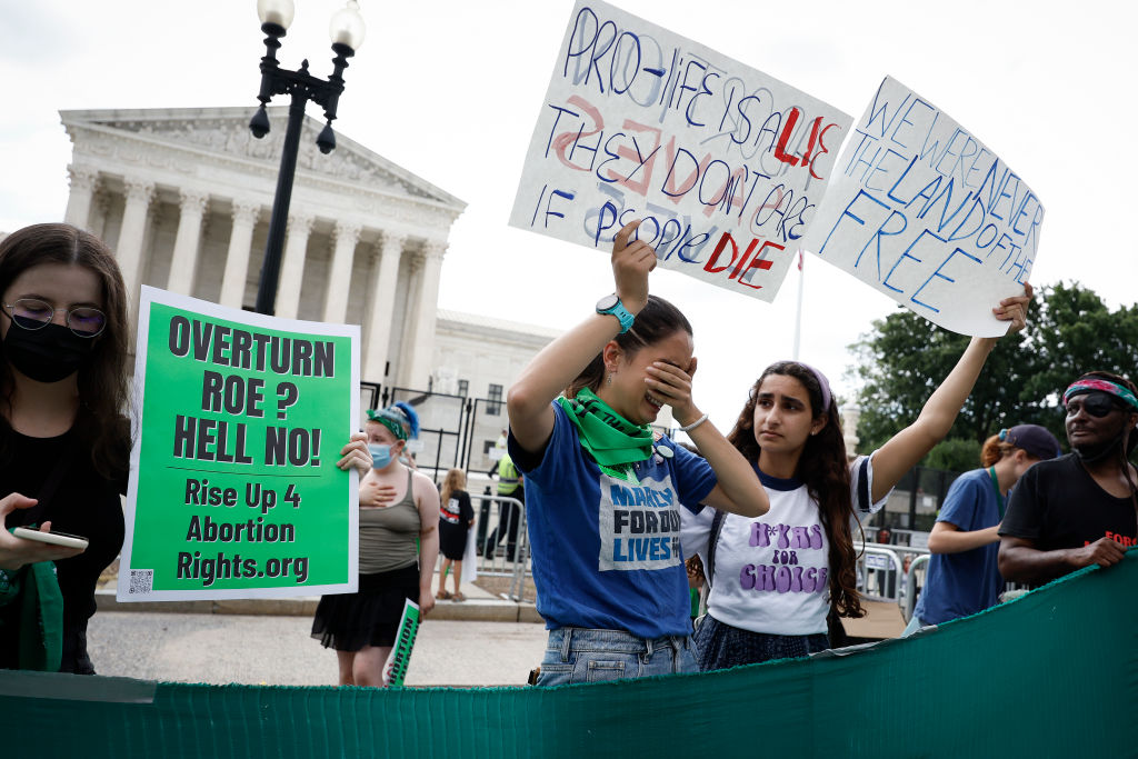 El Tribunal Supremo de Estados Unidos elimina el derecho al aborto nacional