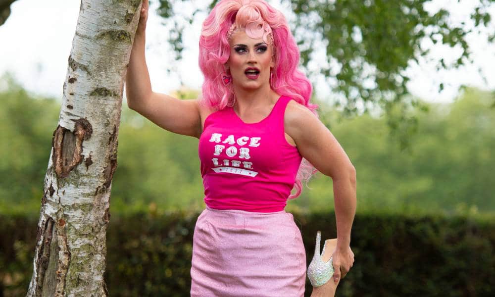 Ella Vaday, de Drag Race UK, habla sobre el cáncer de su madre