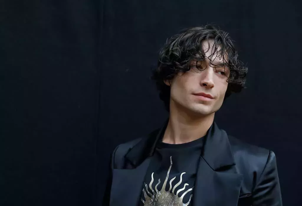 Ezra Miller desaparece de Instagram tras 'burlarse de las autoridades con posts cr&iacute;pticos' en medio de las denuncias de grooming