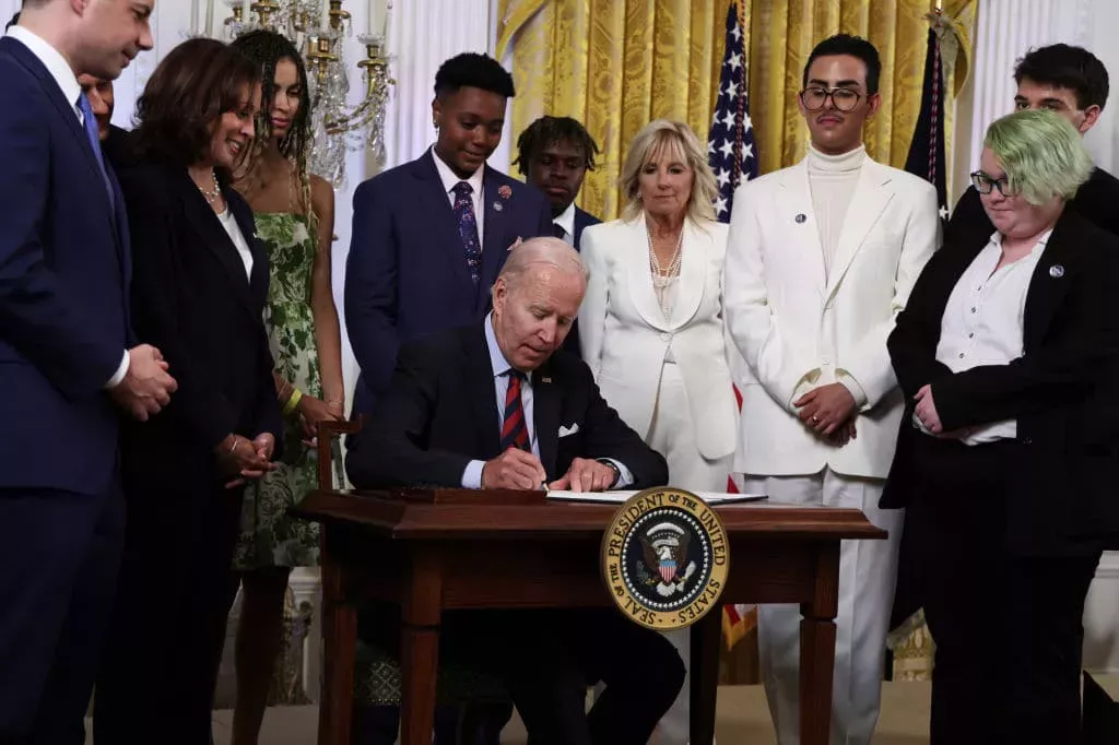 Joe Biden aplaude que por fin se tomen medidas contra los proyectos de ley anti-LGBTQ+: 