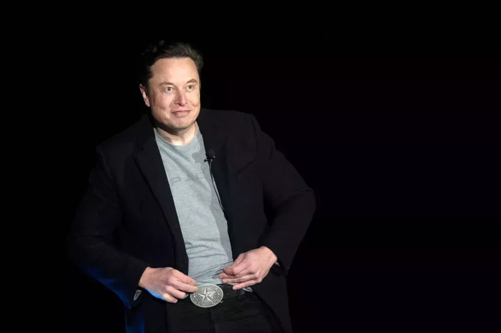 La ex mujer de Elon Musk, 'orgullosa' de su hijo trans por haber cortado todos los lazos con el multimillonario s**tposter