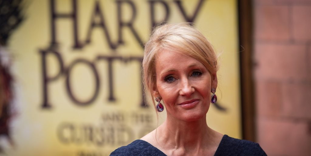Algunas cuentas oficiales de Harry Potter han felicitado el mes del Orgullo incluyendo a las personas trans