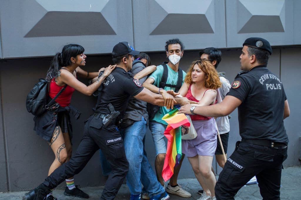 El Orgullo de Estambul acaba con cargas policiales y detenciones