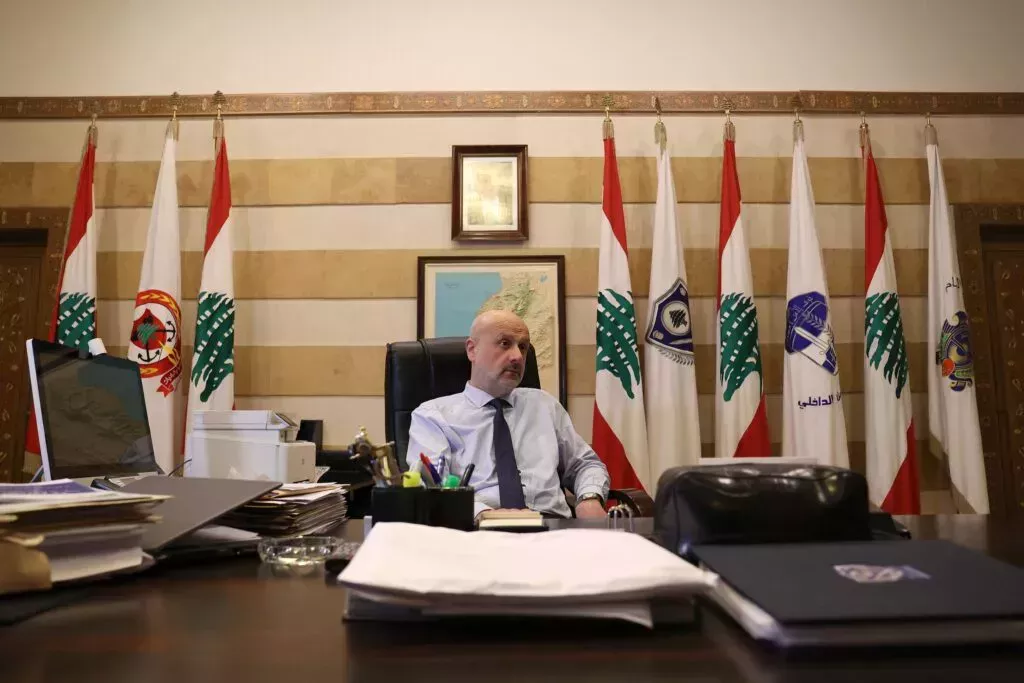 La valla publicitaria del Orgullo de Beirut es objeto de vandalismo mientras los ministros ordenan a las fuerzas de seguridad que aplasten los actos del colectivo LGBTQ+.