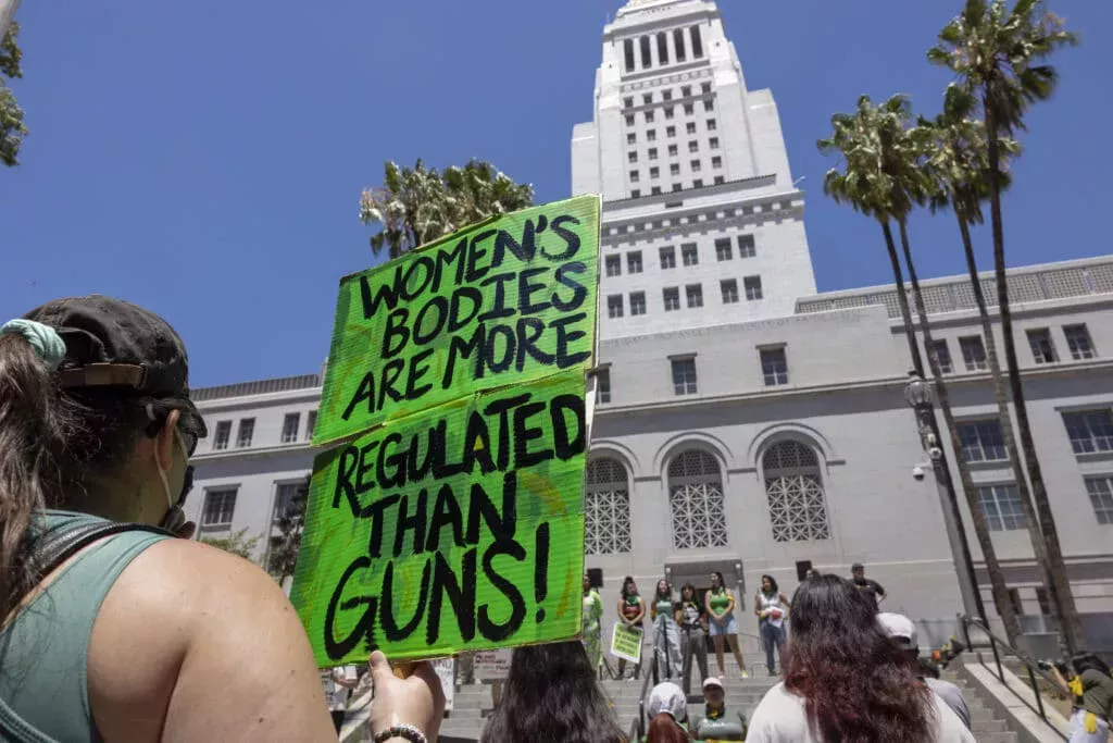 Las marchas del Orgullo se convierten en protestas por el derecho al aborto: