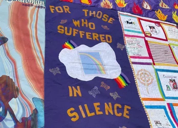 San Francisco expone el edred&oacute;n conmemorativo del sida para conmemorar el 35&ordm; aniversario