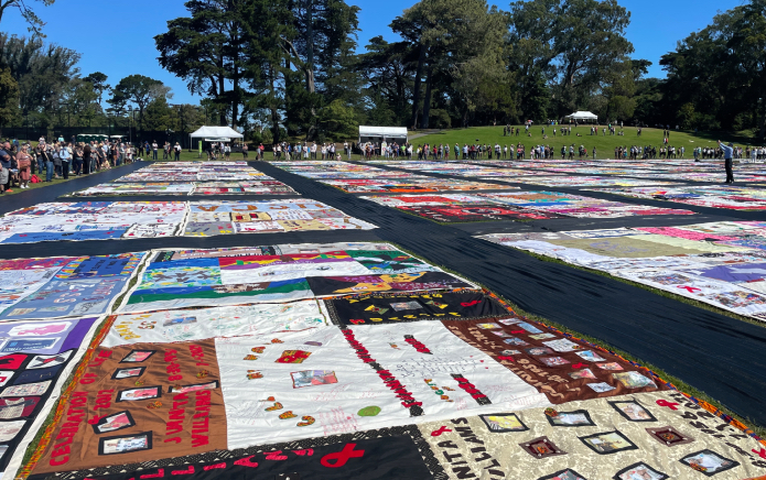 San Francisco expone el edredón conmemorativo del sida para conmemorar el 35º aniversario