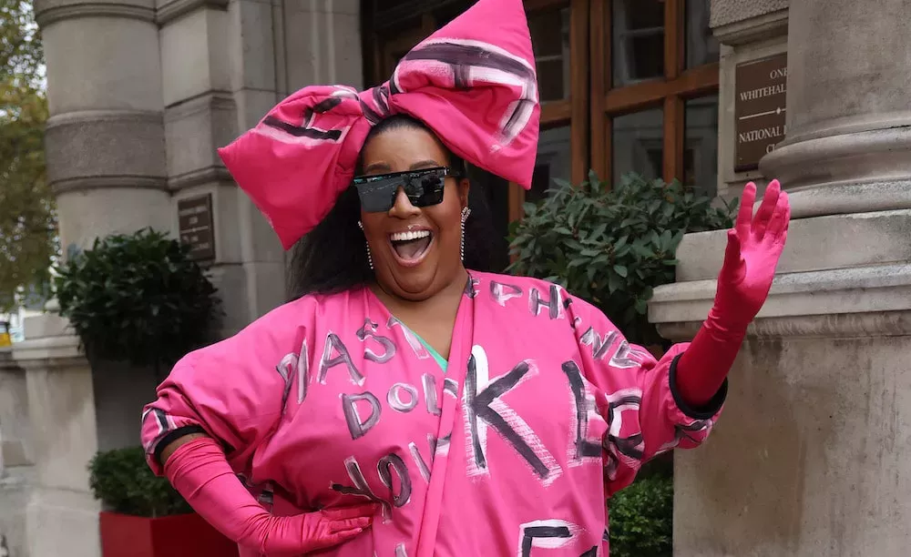 10 de los mejores -y peores- posibles presentadores de Eurovisión, desde Alison Hammond hasta James Corden