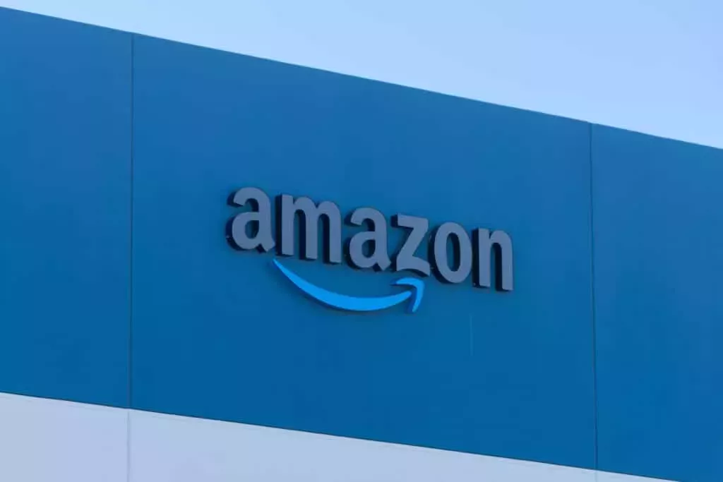 Amazon oculta los productos LGBTQ+ en los Emiratos Árabes Unidos tras ceder a las amenazas del gobierno