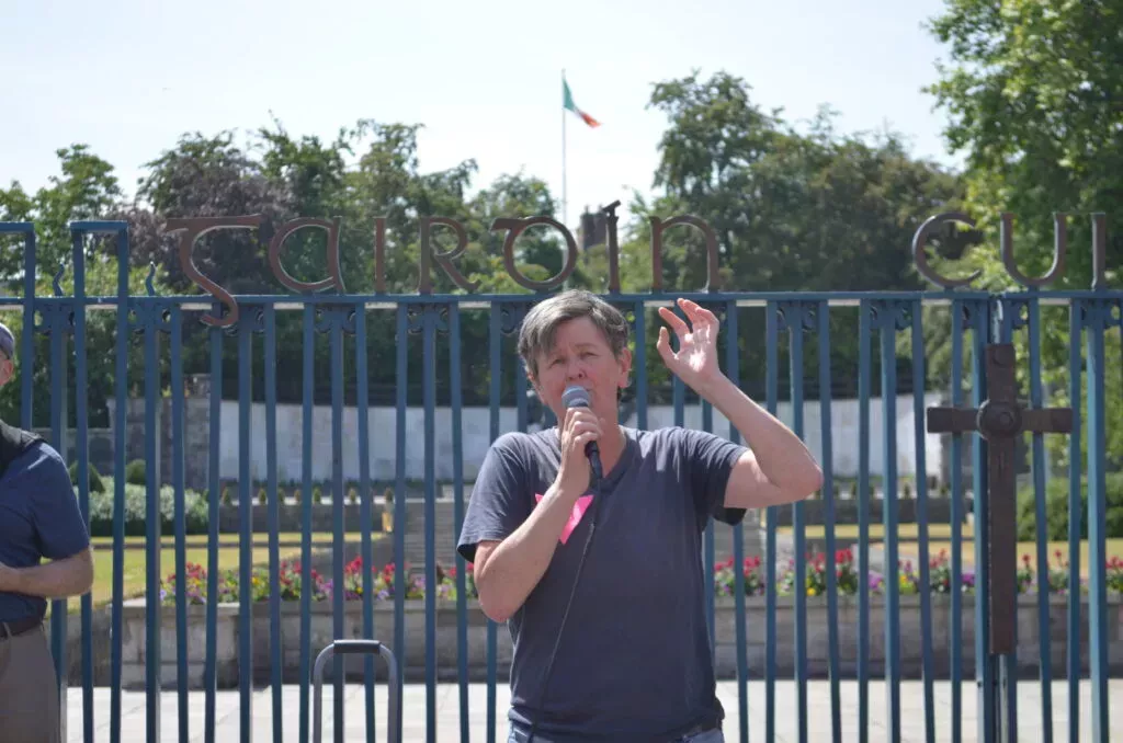 El Orgullo Trans e Intersexual de Dubl&iacute;n se llena de gente en las calles exigiendo el fin de la violencia