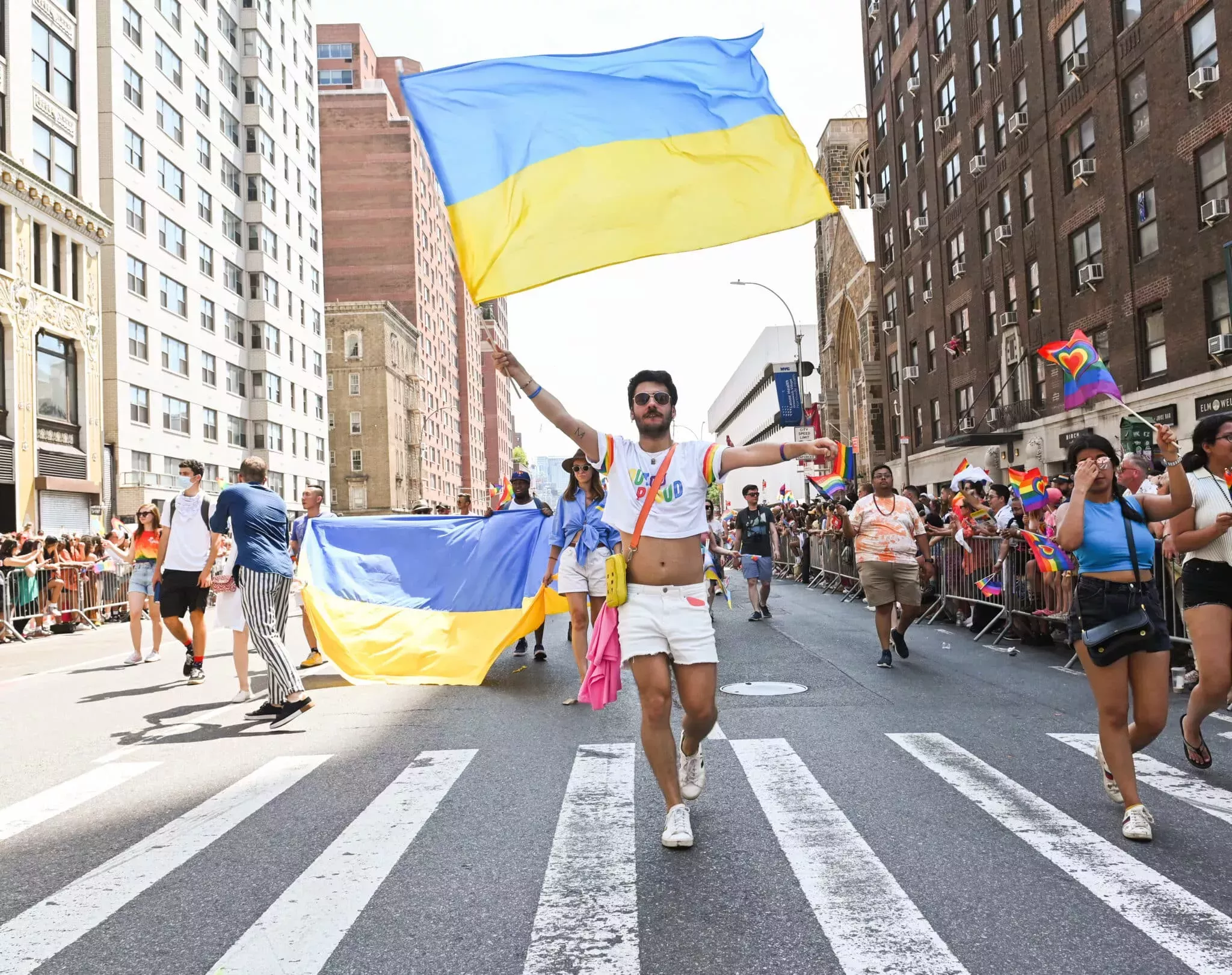 El ucraniano Zelensky estudiará el matrimonio entre personas del mismo sexo después de que decenas de miles de personas firmaran una petición