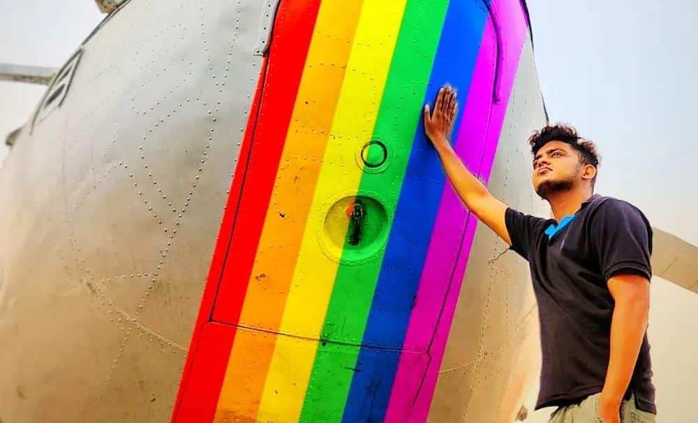 El primer aprendiz de piloto trans de la India no puede volar por su tratamiento hormonal