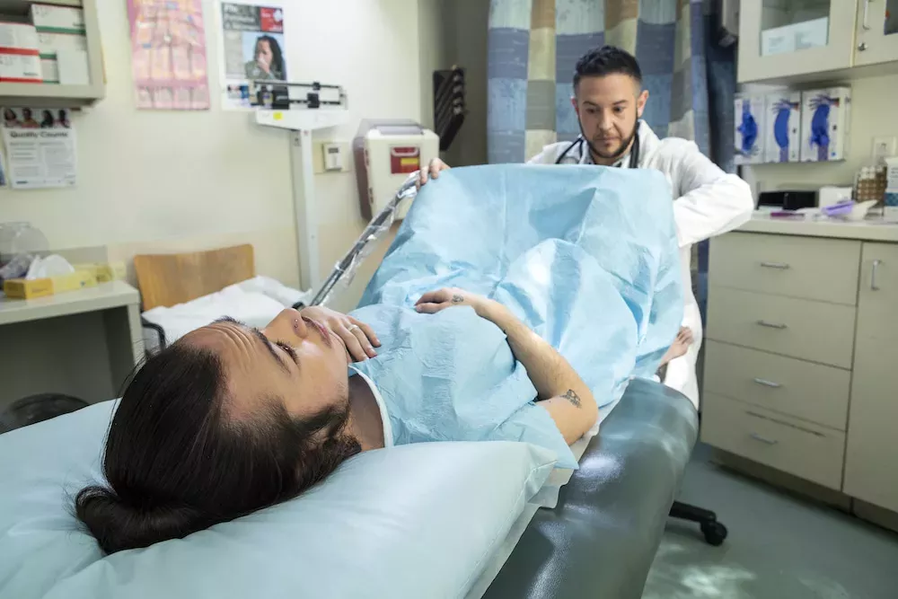 Los médicos reciben un revolucionario borrador de orientaciones sobre el embarazo trans y la atención reproductiva