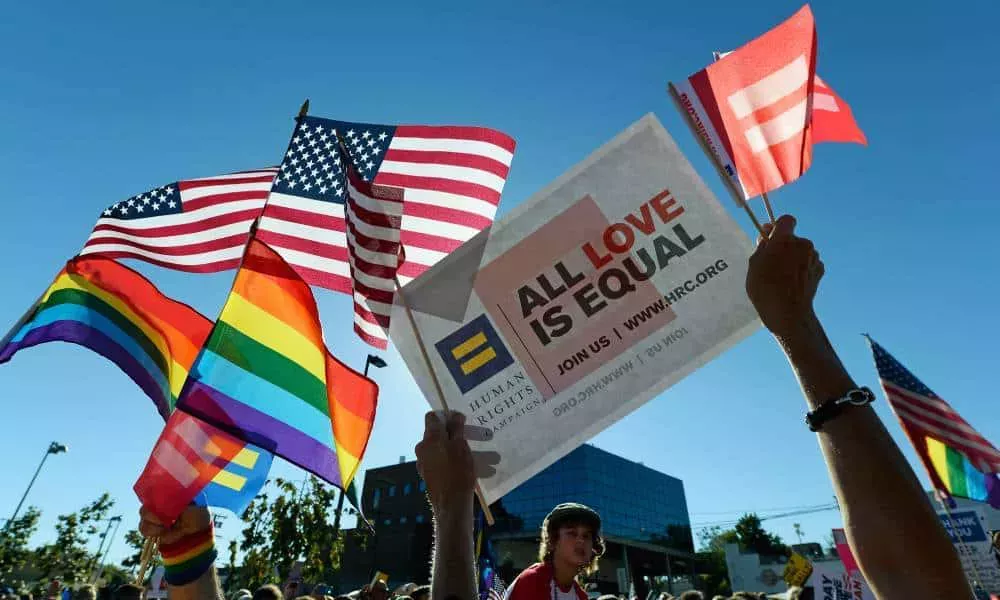 Proposición 8: La prohibición del matrimonio entre personas del mismo sexo podría ser finalmente eliminada de la Constitución de California entre los temores del Tribunal Supremo