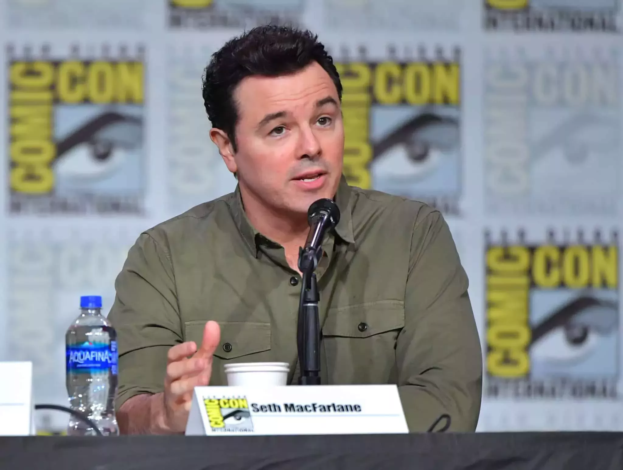 Seth MacFarlane, de Padre de familia, dice que el personaje trans surgió de la 