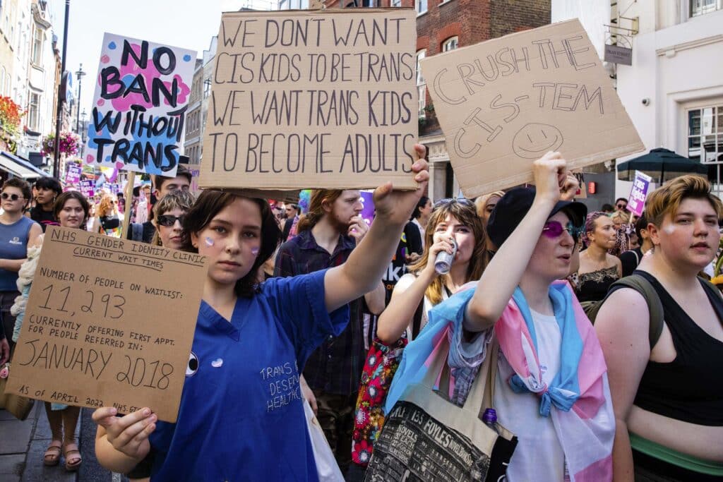 Stonewall es atacada por usuarios antitrans en Twitter