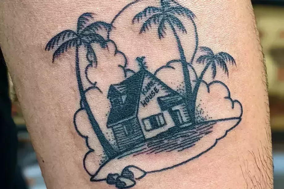 15 ideas de tatuajes pequeños para hombres en 2022