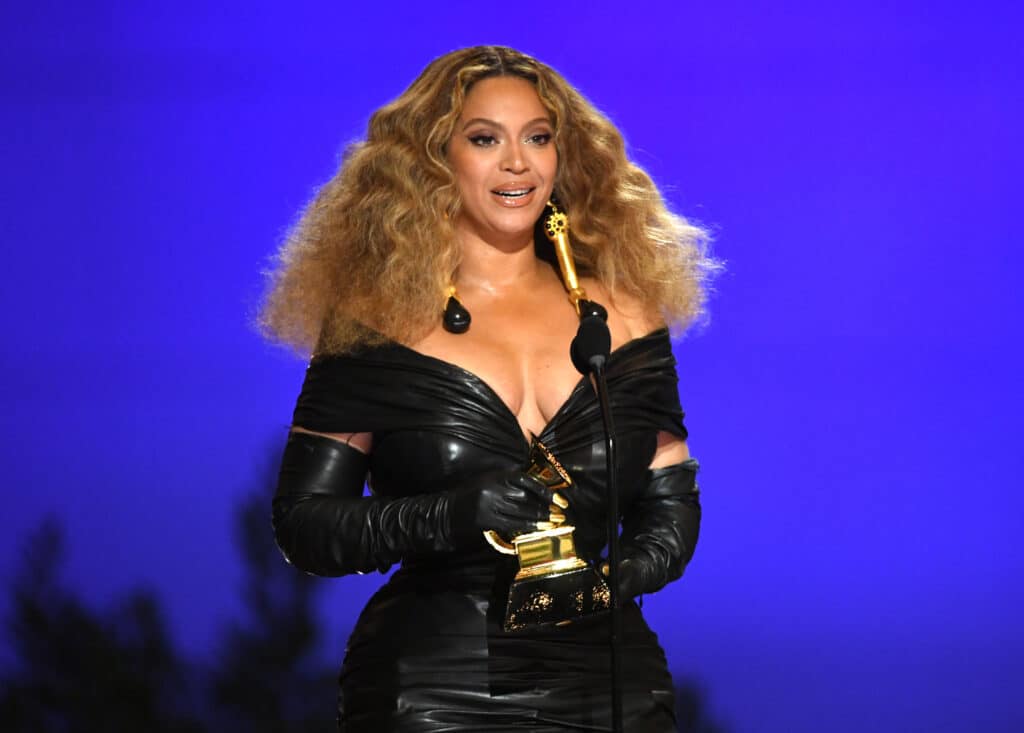Beyoncé eliminará un insulto "dañino" de su nueva canción en medio de las críticas