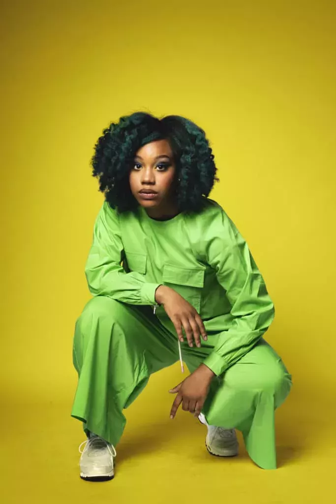 El club de la comedia para mujeres de color, alegre y empoderador, está cambiando el sector, actuación a actuación