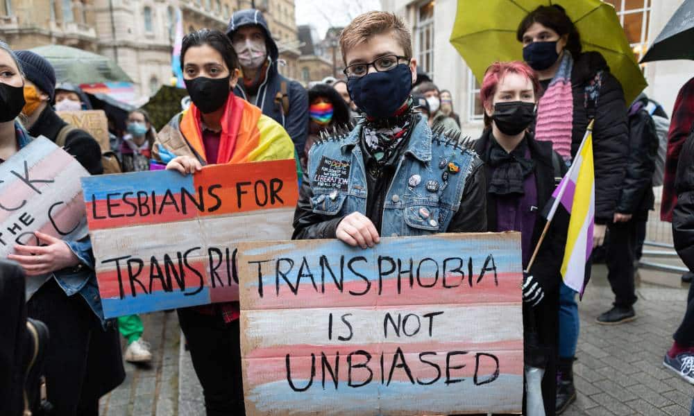 Un nuevo informe revela que la transfobia crece en Reino Unido