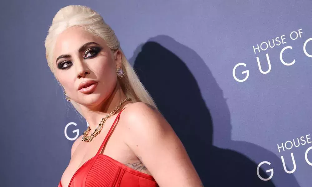 Lady Gaga temía no volver a actuar por una dolorosa fibromialgia