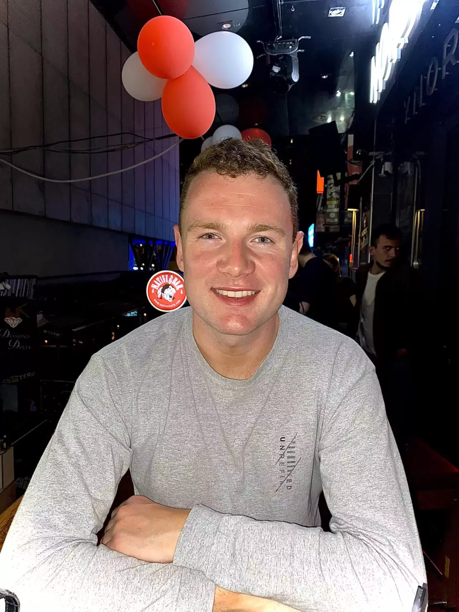 Las principales recomendaciones para los padres de niños LGBTQ+ se explican en una innovadora guía sobre la salida del armario