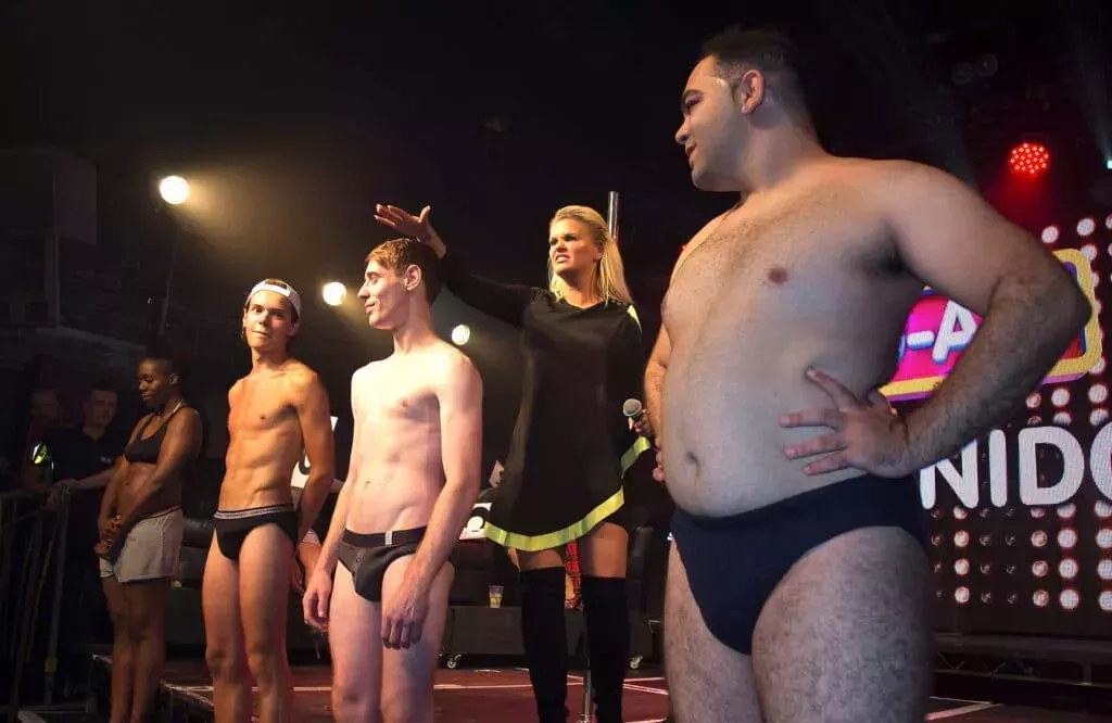 Los agentes de la policía metropolitana son advertidos de no desnudarse en el Porn Idol de G-A-Y