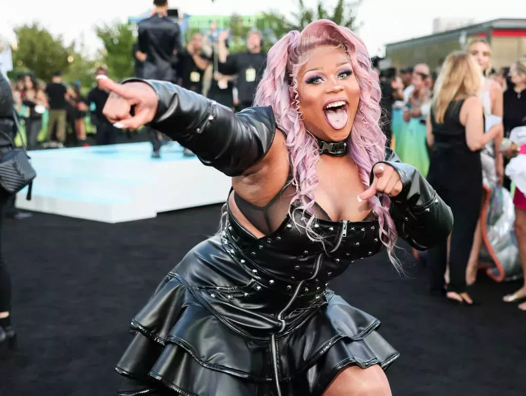 Los mejores, peores y más sorprendentes looks de los MTV VMAs 2022 - desde Lil Nas X hasta Lizzo