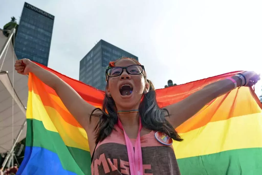 Singapur descarta el matrimonio entre personas del mismo sexo en la revisión de las arcaicas leyes sobre sexo gay