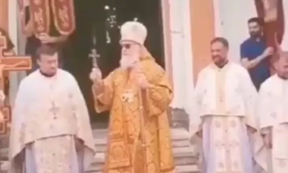 Un obispo serbio pide que se ataque con armas a las personas LGBTQ+: 