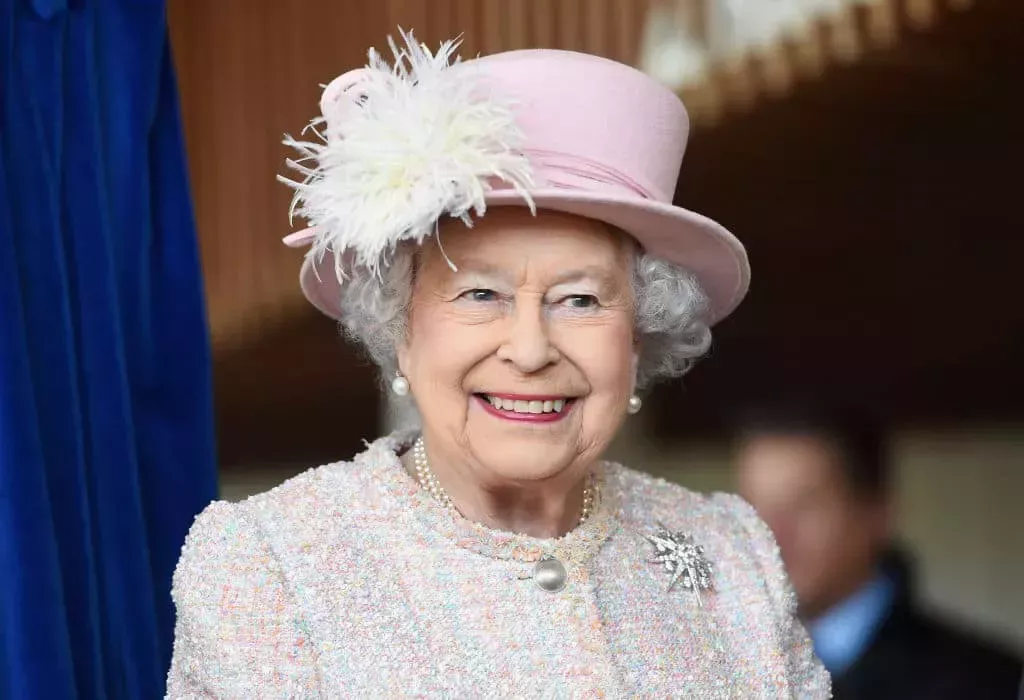 Elton John, Stephen Fry, Stonewall y otros comparten homenajes a la Reina Isabel II
