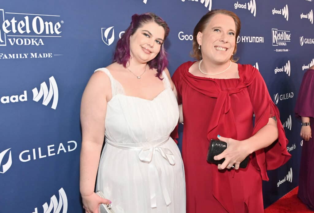 La campeona trans de Jeopardy! Amy Schneider se casa con su novia