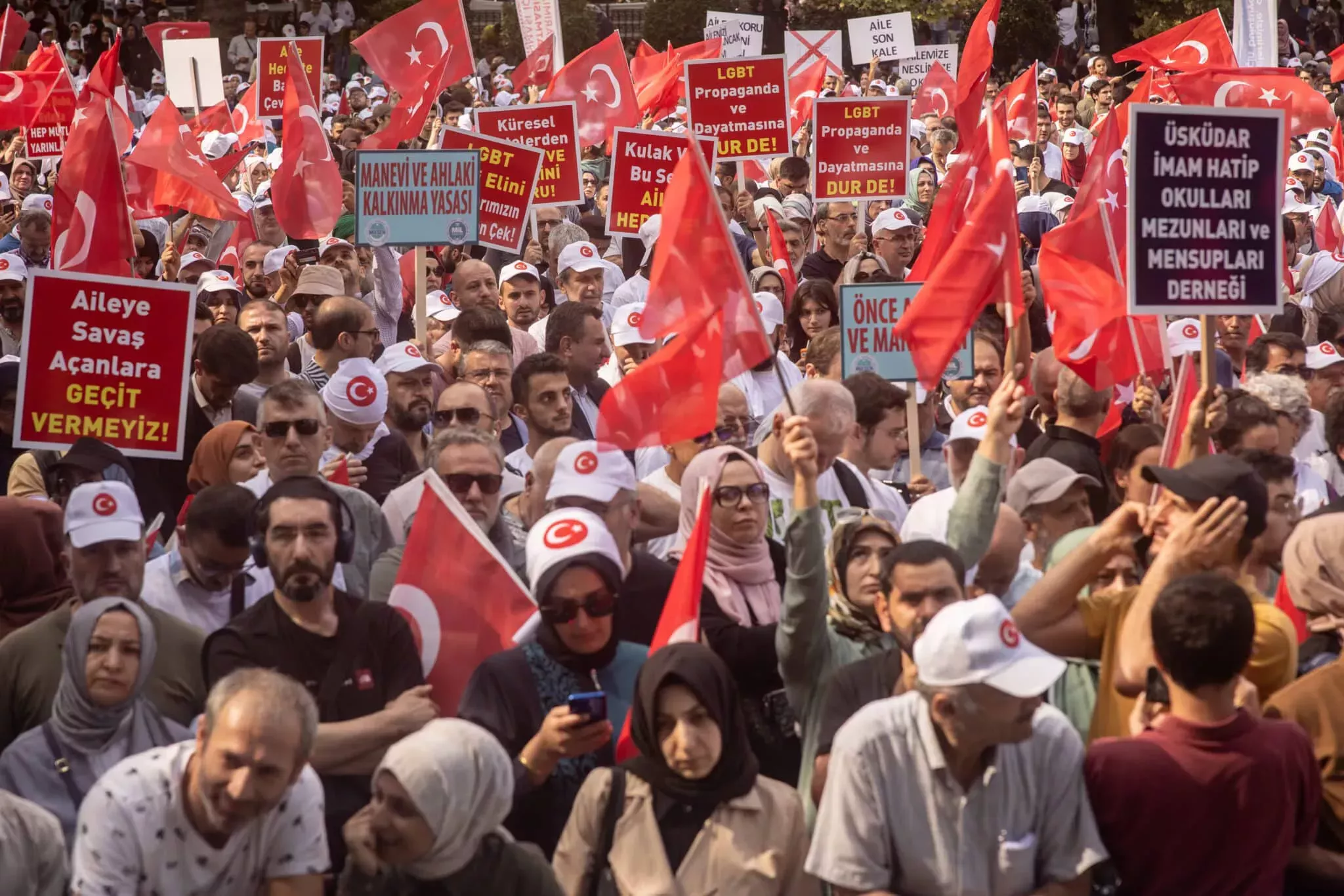 La marcha del odio contra el colectivo LGBTQ+ llega a Estambul en medio de preocupantes llamamientos a la 