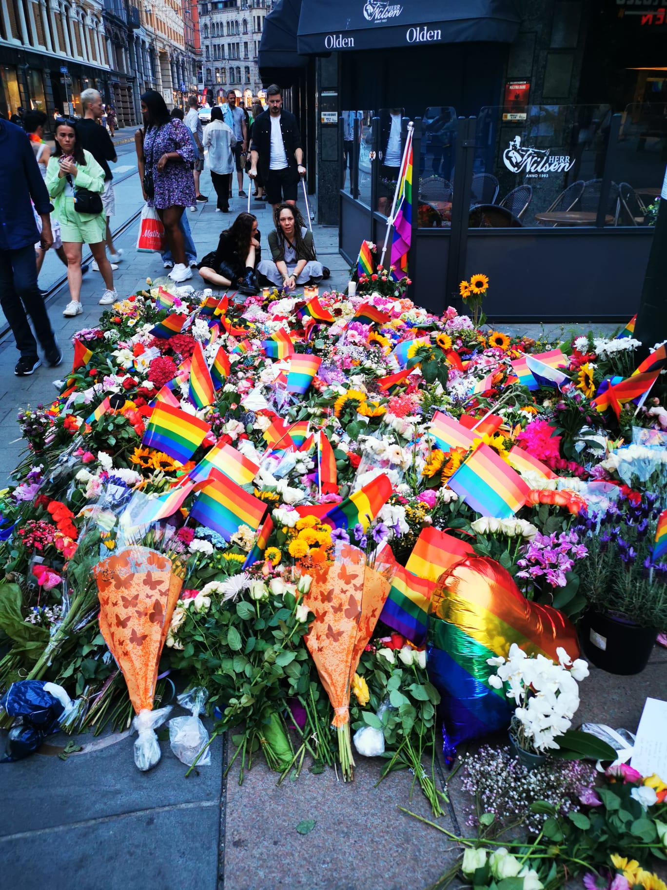 Poemas y reflexiones del atentado del Orgullo en Oslo