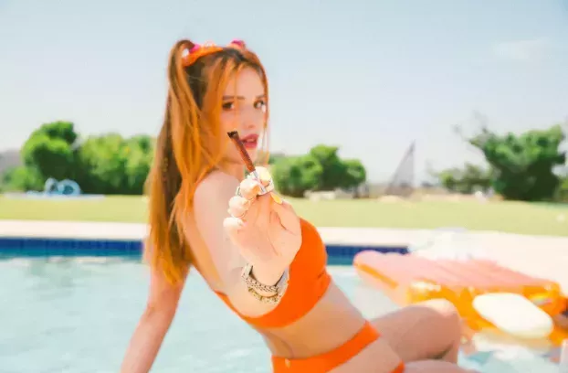 Bella Thorne "no cree en los arrepentimientos" y se sincera en esta entrevista exclusiva con GO Mag