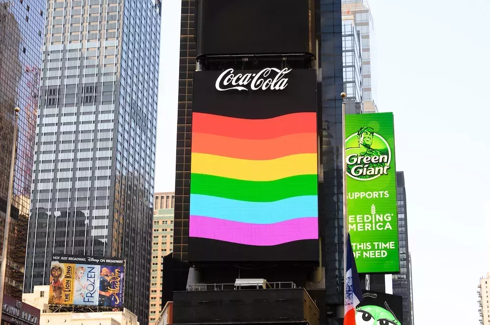 Coca-Cola, Disney y Pfizer figuran entre las empresas que financian a políticos anti-LGBTQ+ y antiabortistas