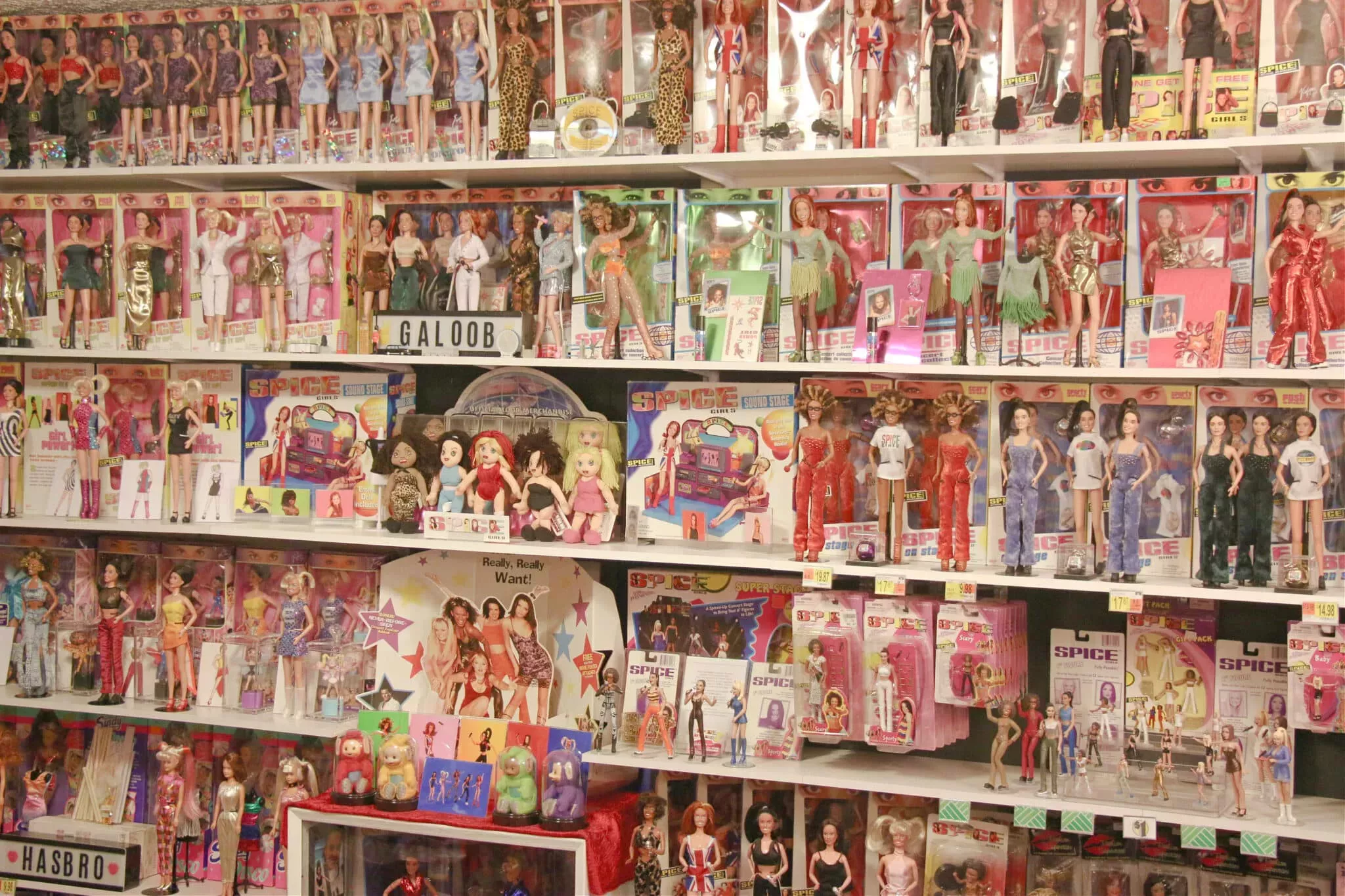 Conoce al hombre que construyó la mayor colección de muñecas de las Spice Girls del mundo: '¡Nunca terminaré!