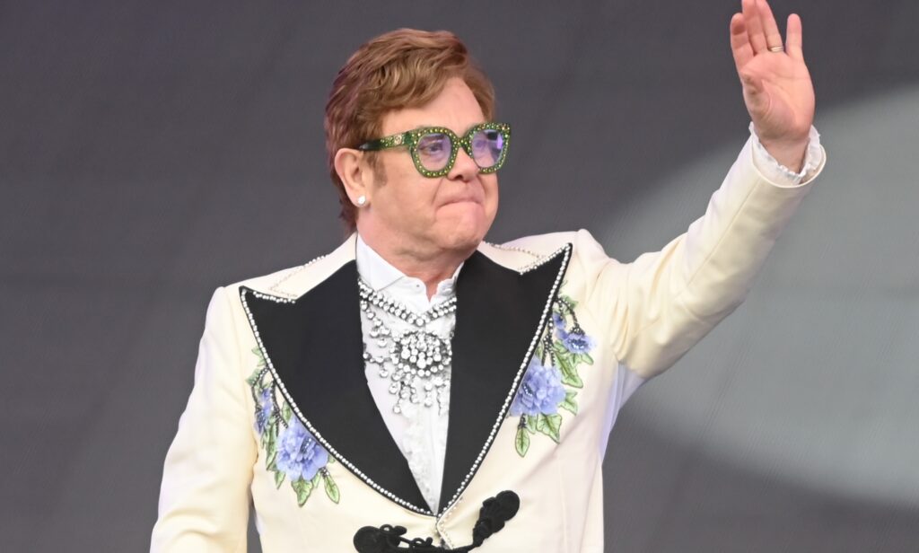 Elton John y el Príncipe Harry demandan al Daily Mail por violar su intimidad