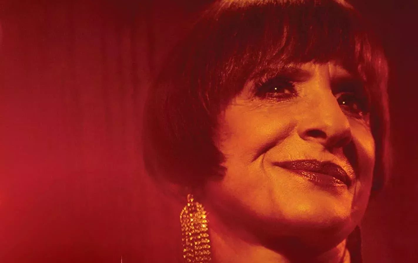 Patti LuPone canta mientras los hombres tienen sexo en una casa de baños en la historia más gay de American Horror.