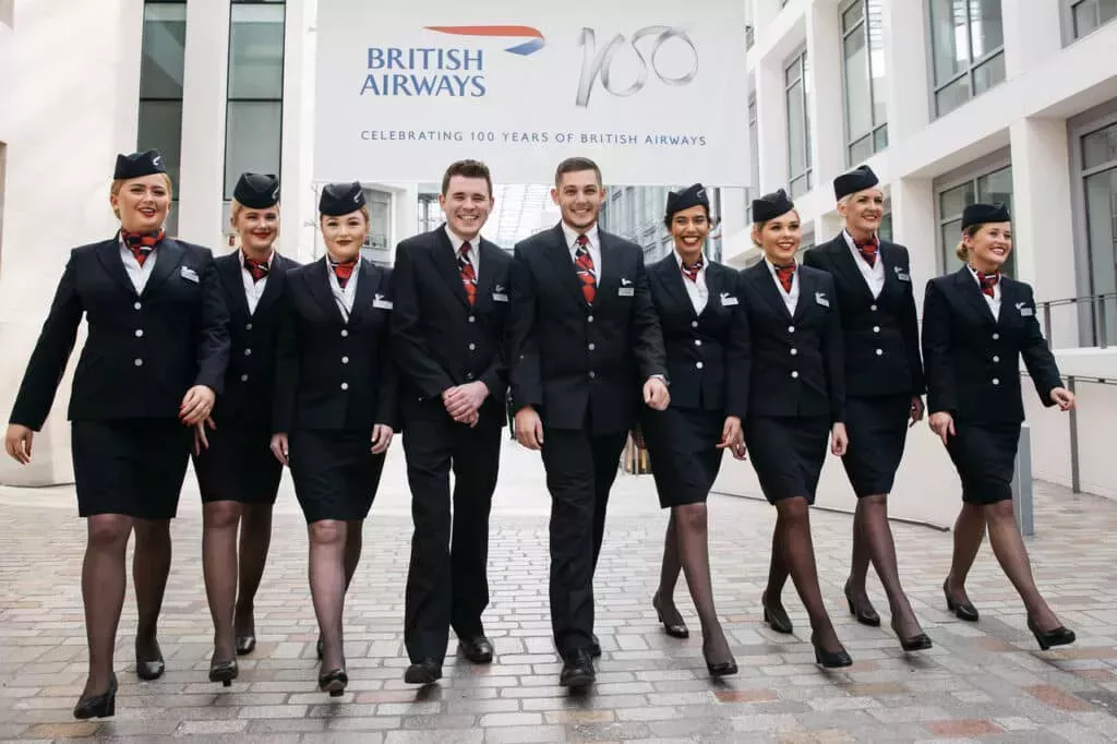 British Airways abandona las arcaicas normas de género que prohíben al personal masculino llevar maquillaje