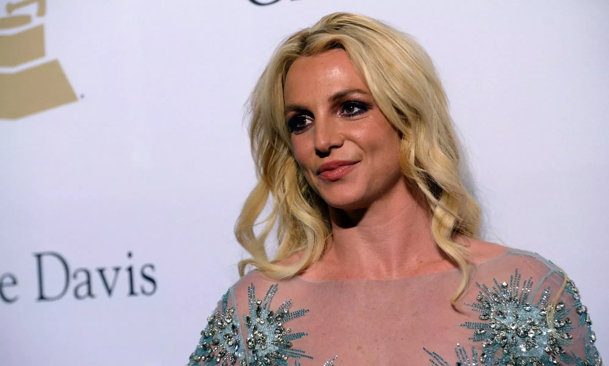 Britney Spears dice que tiene daños nerviosos permanentes por su estancia