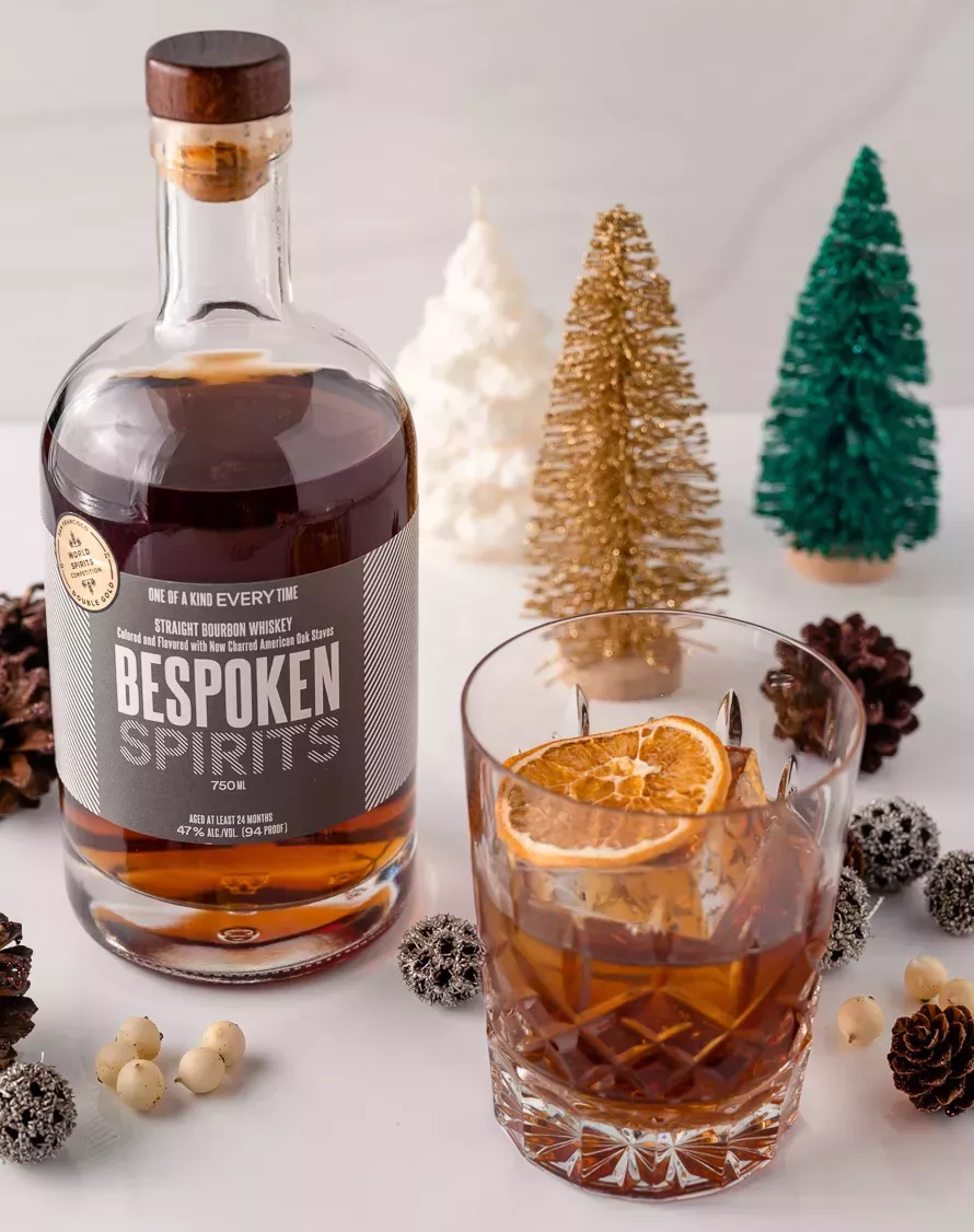 Deliciosos c&oacute;cteles navide&ntilde;os para tomar con los amigos y la familia esta temporada