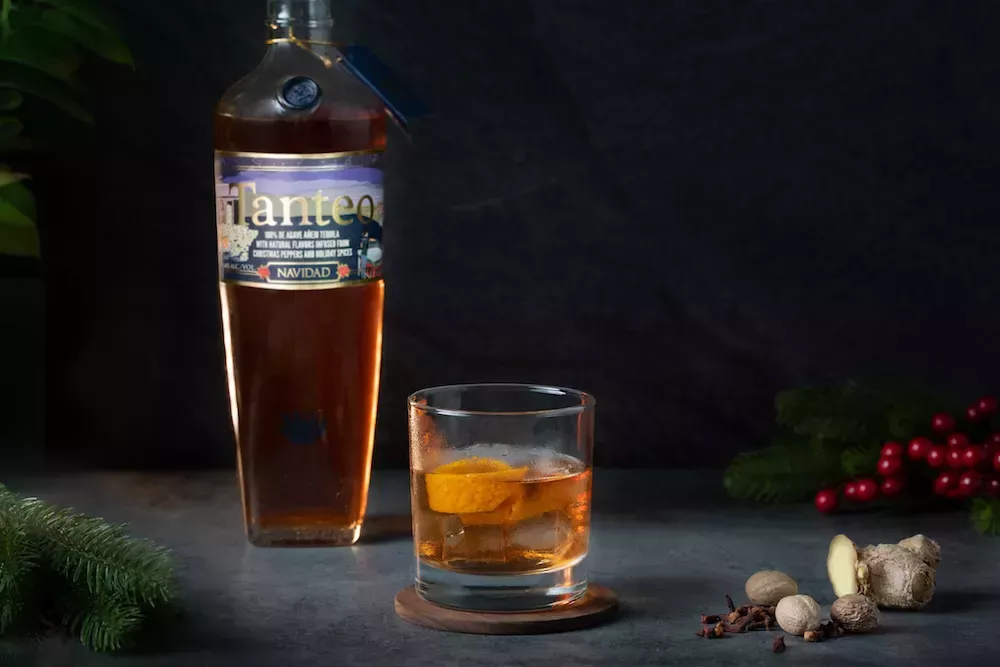 Deliciosos c&oacute;cteles navide&ntilde;os para tomar con los amigos y la familia esta temporada