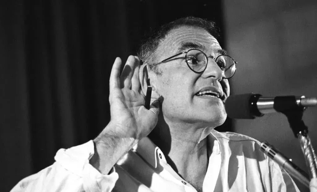 El escritor de Bel-Air, Rasheed Newson, cuenta la historia real de los heroicos y revolucionarios activistas contra el SIDA en su nuevo libro