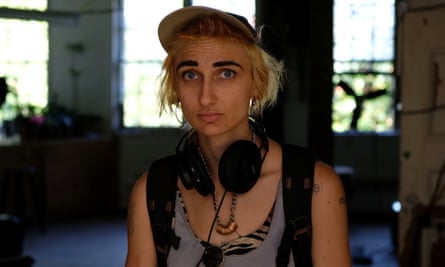 El trabajo de Tommi Parrish enfrenta los traumas con arte