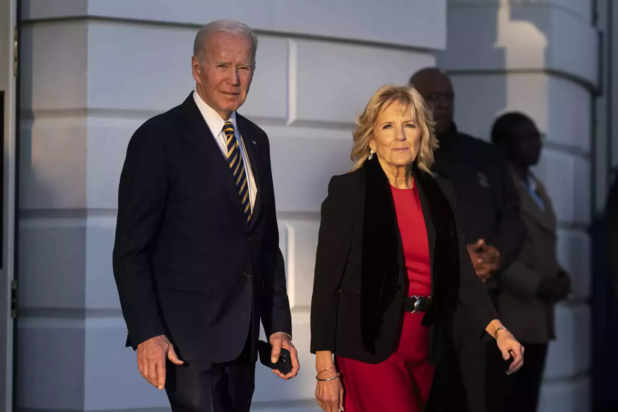 Joe Biden y la primera dama Jill llaman a los propietarios del Club Q para darles el pésame tras el trágico tiroteo masivo