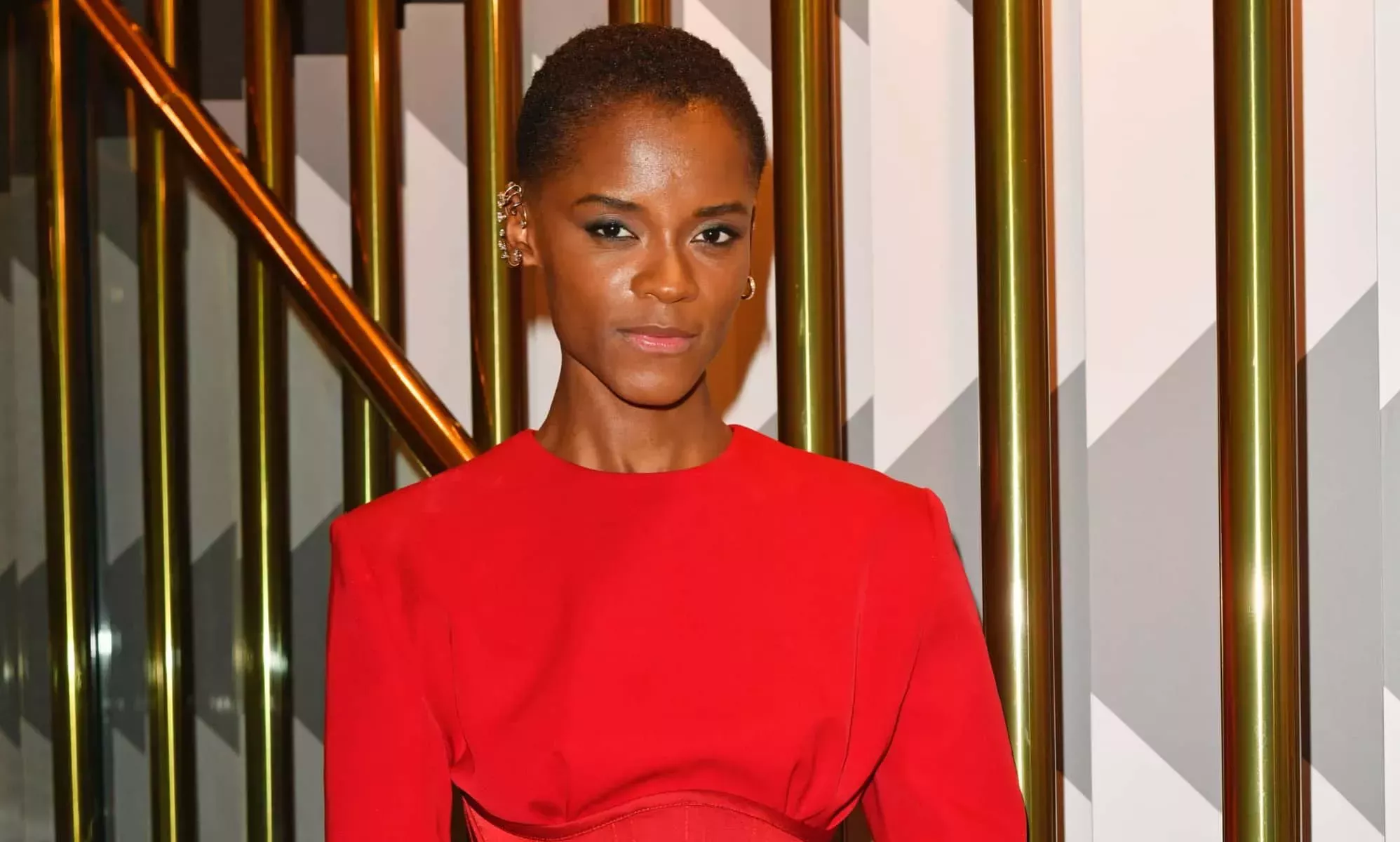 La protagonista de Pantera Negra, Letitia Wright, renueva sus disculpas por compartir un sermón homófobo y transfóbico