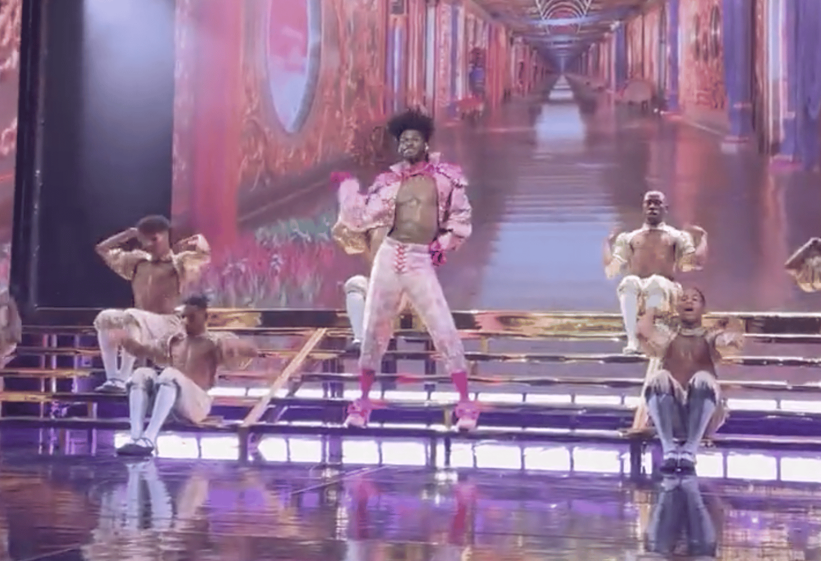 Lil Nas X agradece a Adam Lambert por