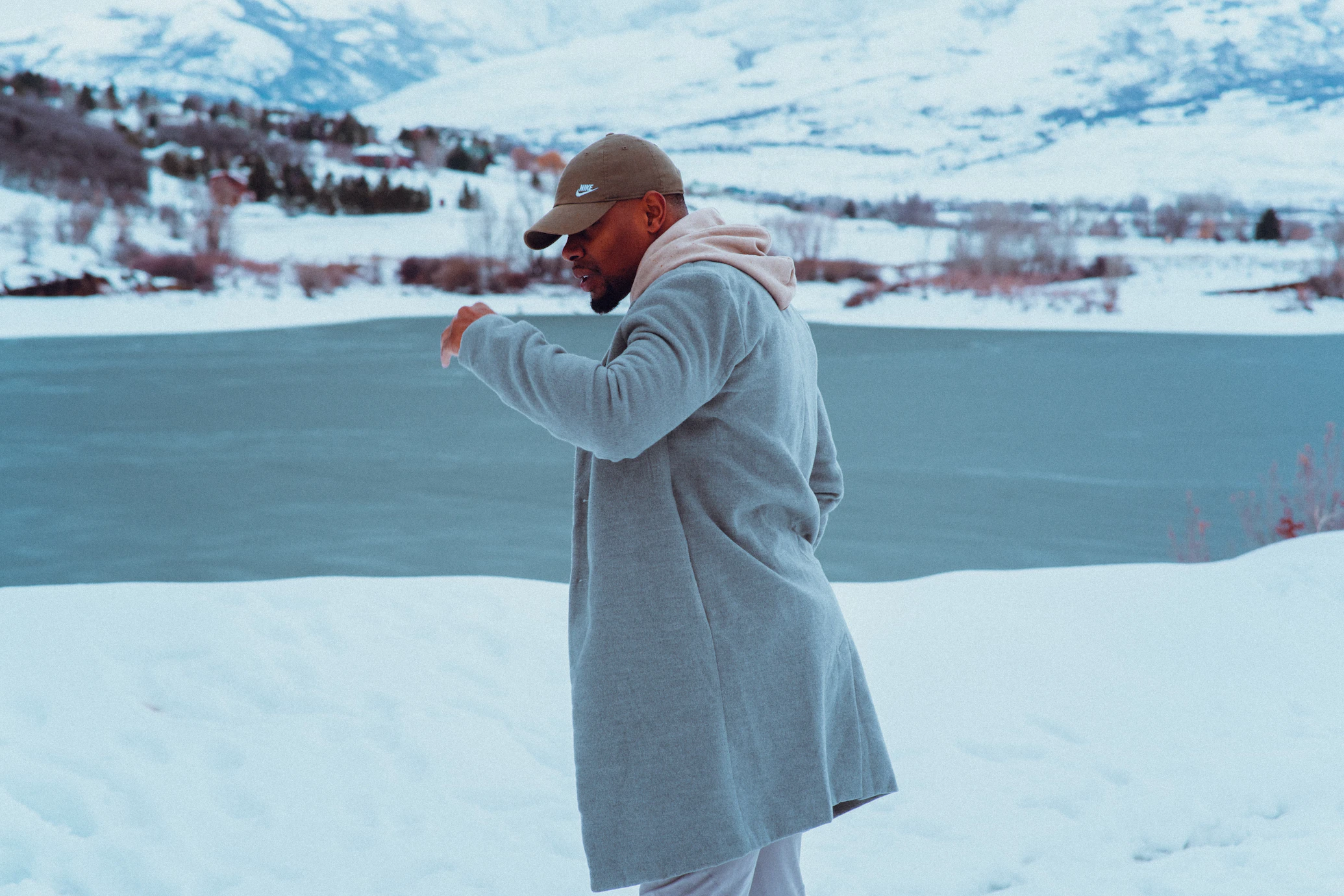 Los peacoats vuelven a estar oficialmente de moda