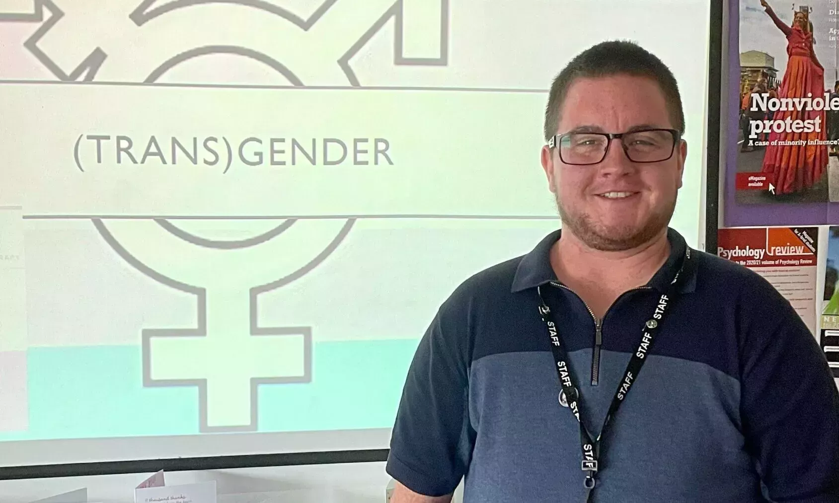 Un profesor transcat&oacute;lico explica por qu&eacute; es tan importante contar con personas LGBTQ+ en las escuelas